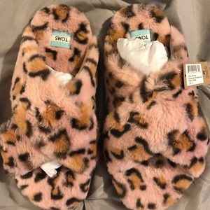 Toms Susie Spanish Villa Cheetah Faux Fur Slippers